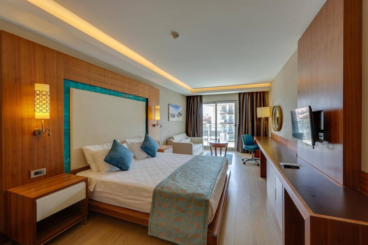 Ramada Hotel & Suites By Wyndham Kusadası Zewnętrze zdjęcie