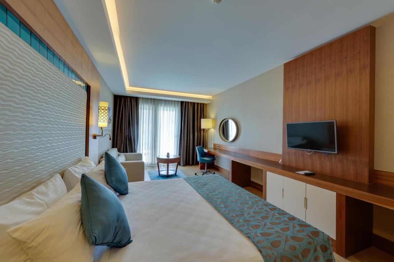 Ramada Hotel & Suites By Wyndham Kusadası Zewnętrze zdjęcie